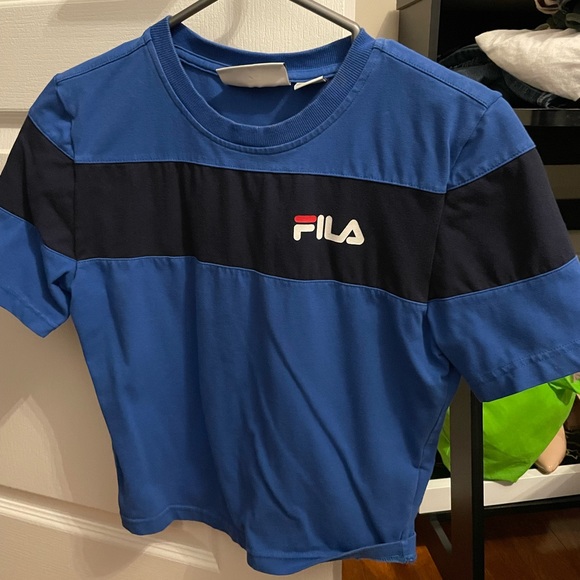 Fila crop top size medium - Picture 2 of 3